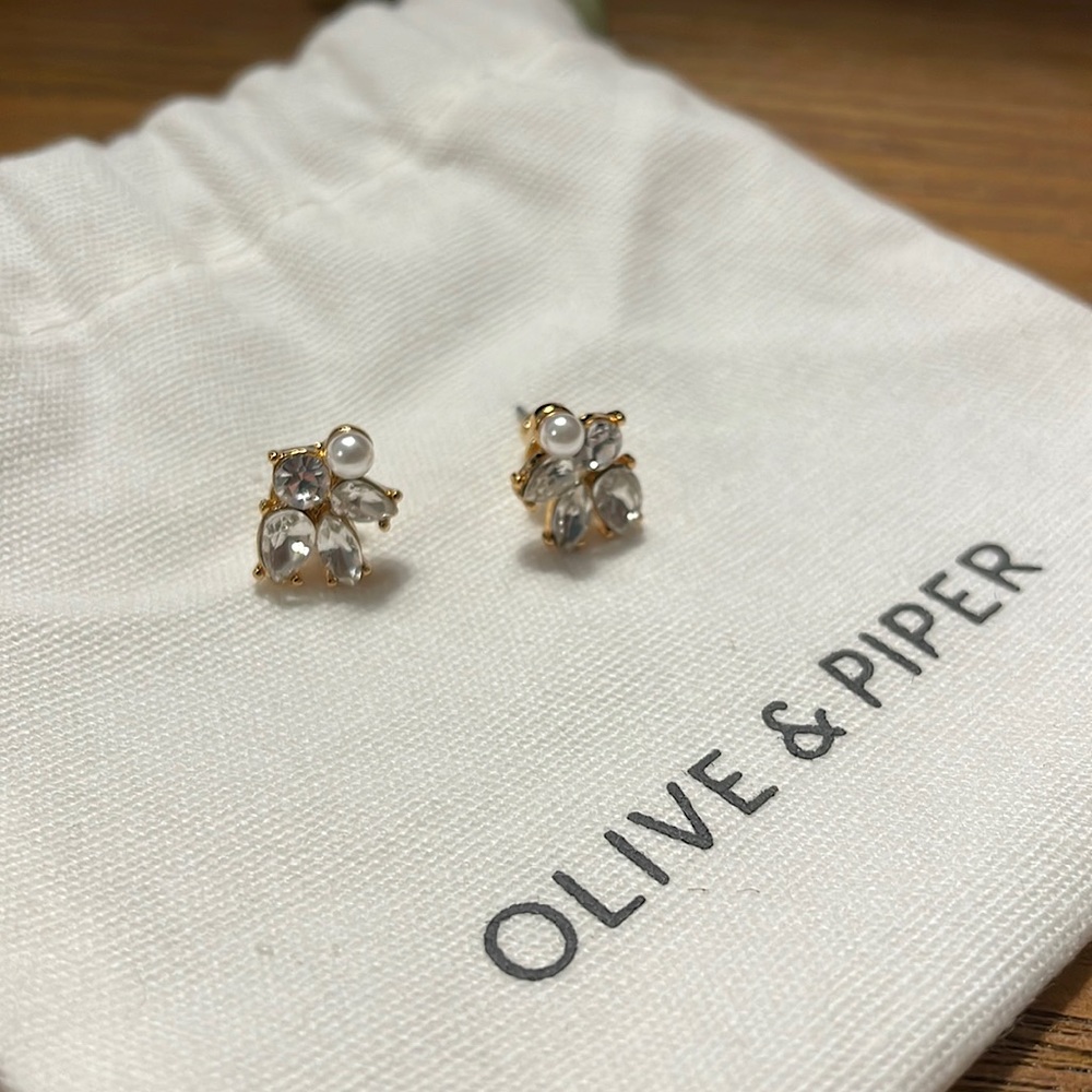 Ariel Studs - Gold